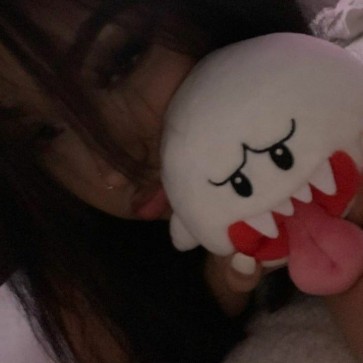 Maria, 18, United States