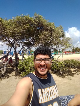Gutz, 40, Brazil