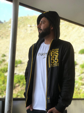 Ayan, 28, Pakistan