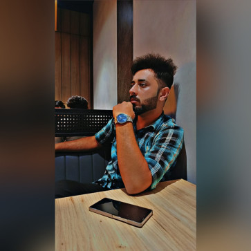 Ayan, 28, Pakistan