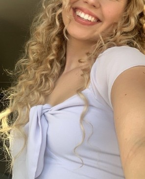 Dakota, 18, United Kingdom