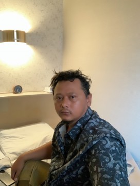 Fer, 30, Japan