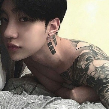 Hubsbubs69 , 24, Canada