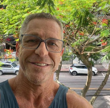 Erasmus, 41, United Kingdom