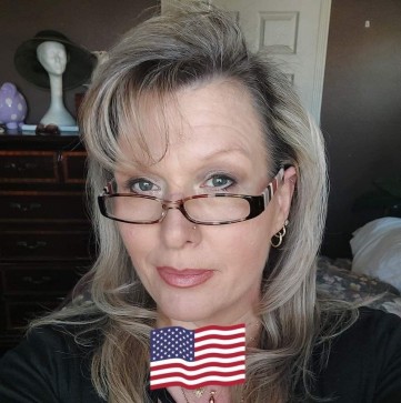 Charlotte, 42, United States
