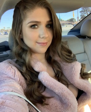 Justina Lov, 38, United States