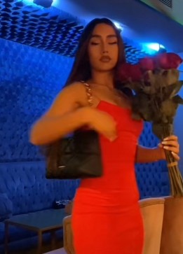 Eliana, 18, United Kingdom