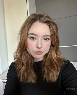 Mia Enika, 24, United States