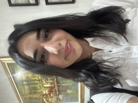 Katie, 18, Armenia