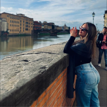 Dimitra , 19, Greece
