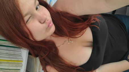 Mena, 18, Australia