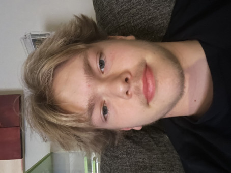 Josh, 21, Canada