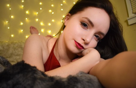 Emily Eva, 20, Japan