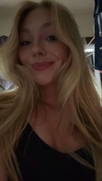 Melanie, 19, Canada