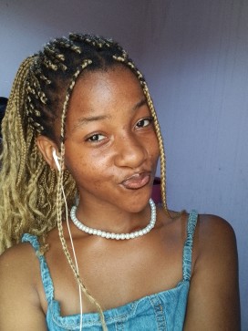 Niecy, 19, Mozambique
