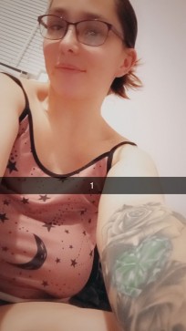 Lisasells, 28, United States