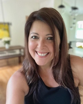 Theresa Crowder43, 41, United States