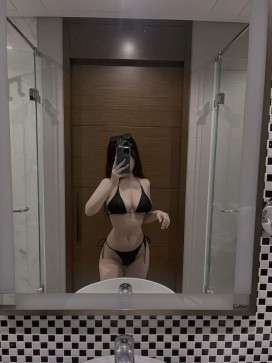 Anne, 28, Germany