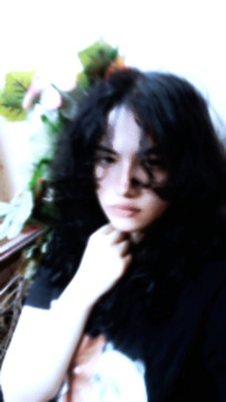 Yuri, 18, Greece