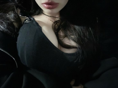 Hiba, 20, Tunisia