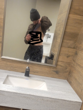 John, 18, Canada