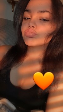 Olivia , 18, United States
