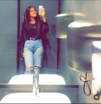 MUSKAN, 19, India