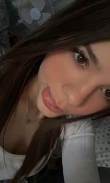 Emily, 18, Germany