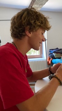 Enzo, 18, Latvia