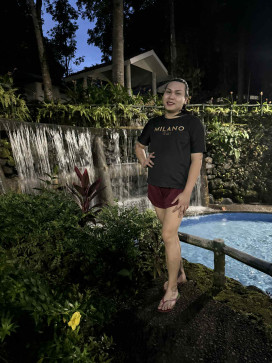 Azumian, 30, Philippines