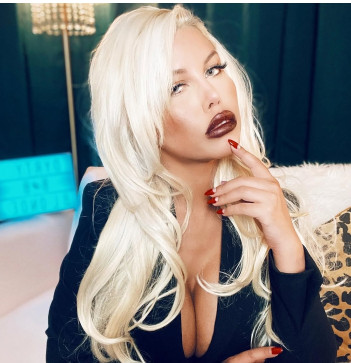 Brit, 30, Spain