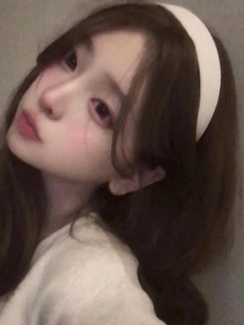 Hyo, 18, South Korea