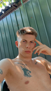 Dishonoredkid, 18, Romania