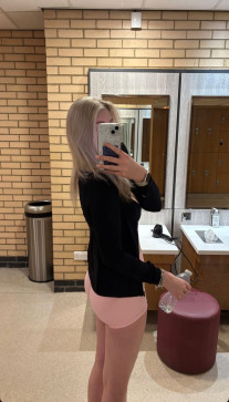 Scarlett, 18, United Kingdom