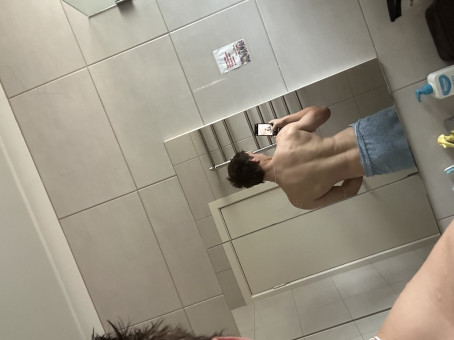 Lucas Mann, 21, Australia