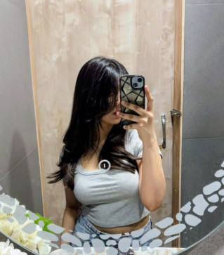 Kate, 23, India