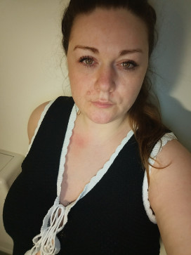 Holly, 31, United Kingdom