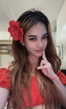 Julienne, 28, Germany