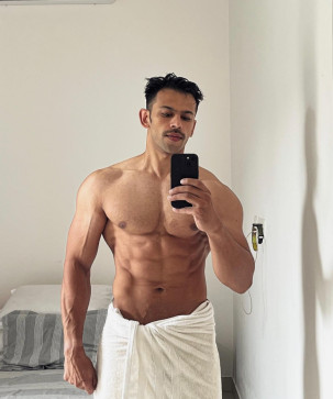Raven, 24, India