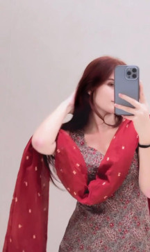 Snow, 23, India