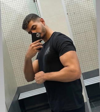 James, 20, Canada