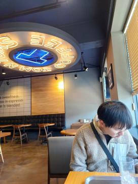 , 18, South Korea