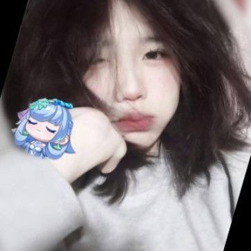 Gia Nghi, 18, United States