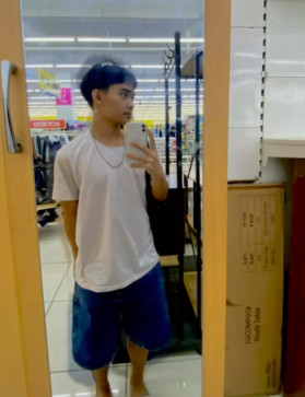 Romel Villa, 18, Philippines