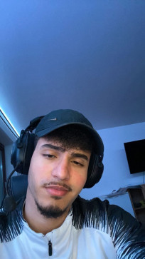 Youcef Ysys, 20, Algeria