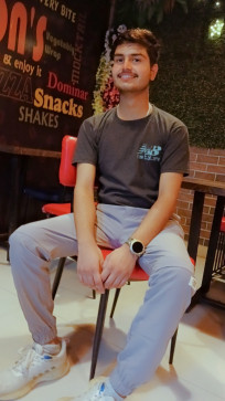 Sam, 19, India