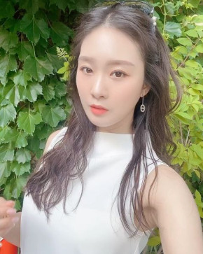 Hanna Yuri, 32, Japan