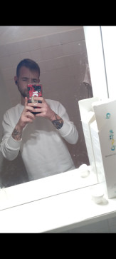 Cosmin, 24, Italy