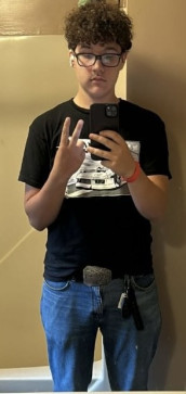 Sam, 19, United States