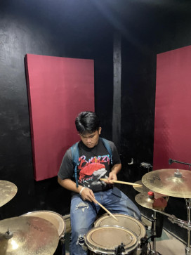 Jairo Ortizano, 18, Philippines